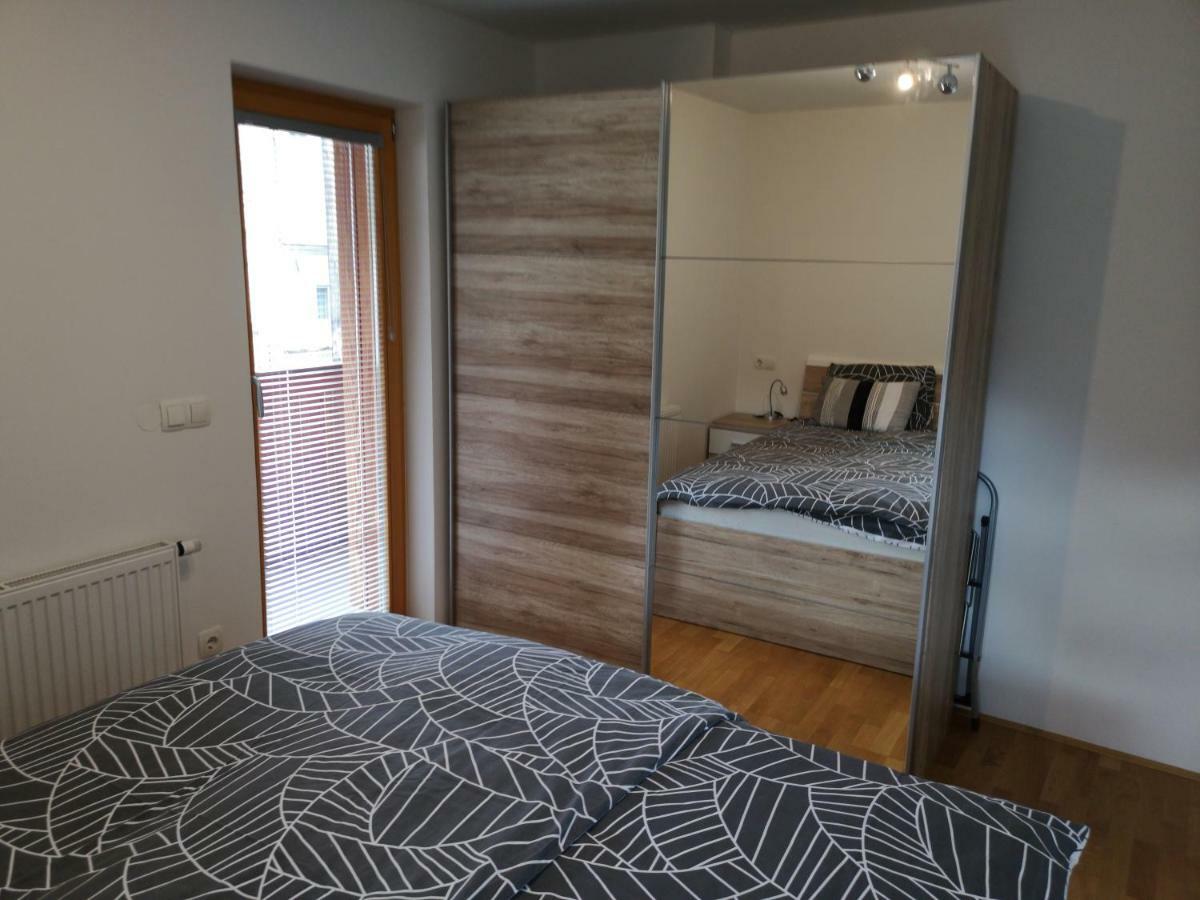 Apartma Lucijana มอยสตรานา ภายนอก รูปภาพ