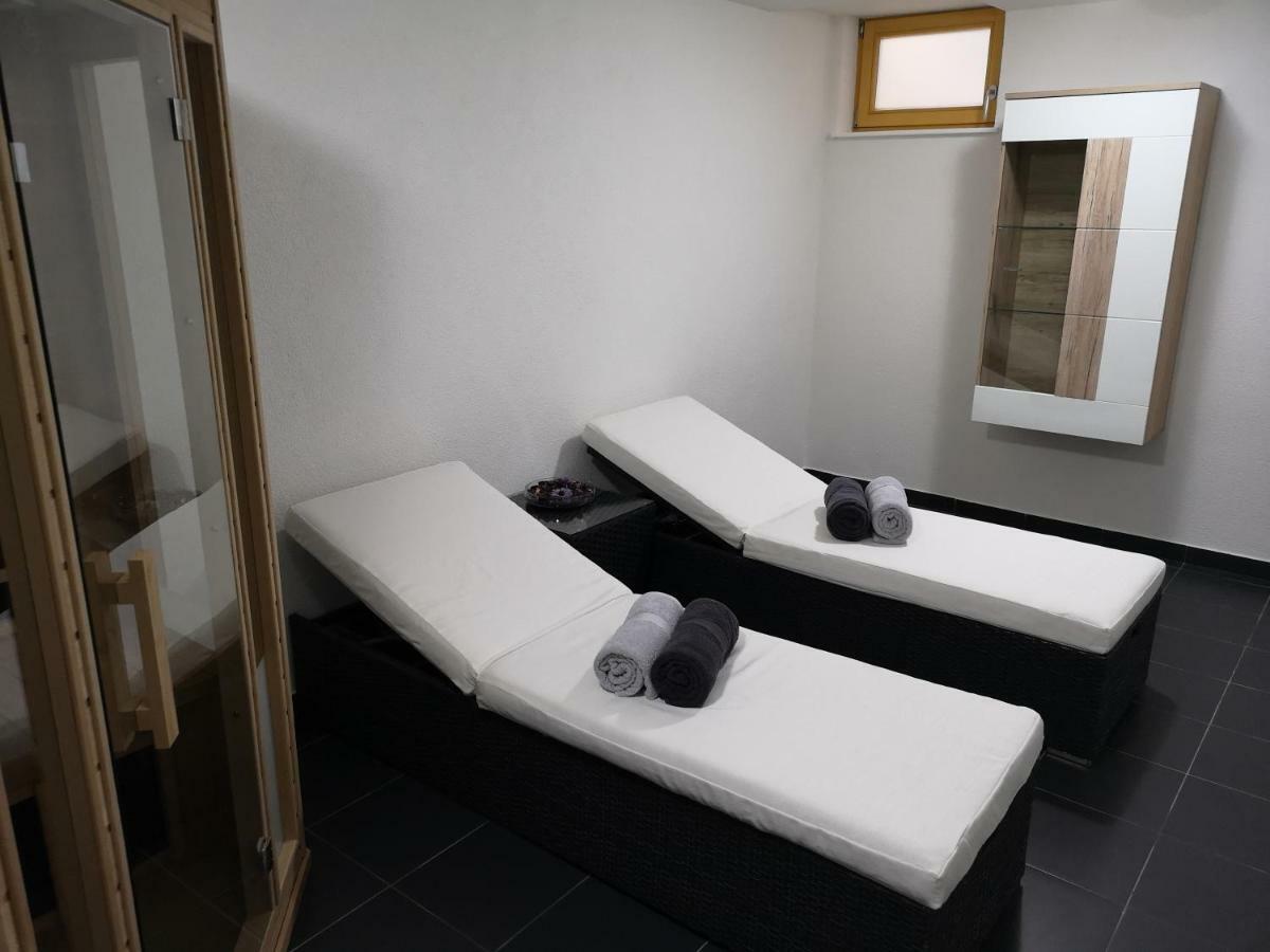 Apartma Lucijana มอยสตรานา ภายนอก รูปภาพ