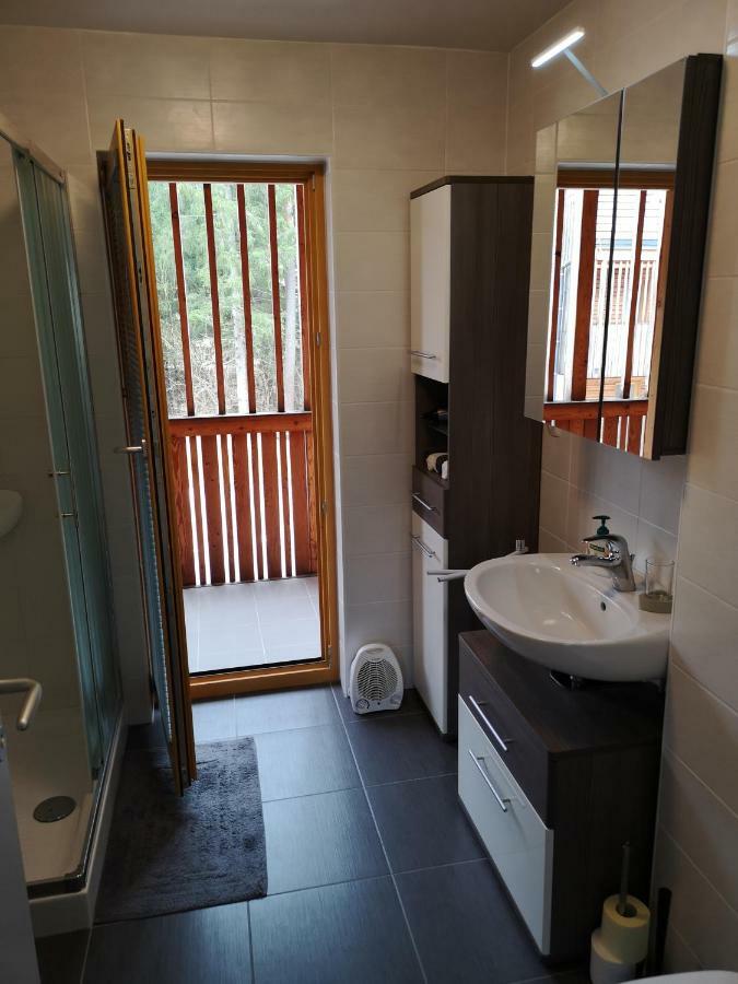Apartma Lucijana มอยสตรานา ภายนอก รูปภาพ