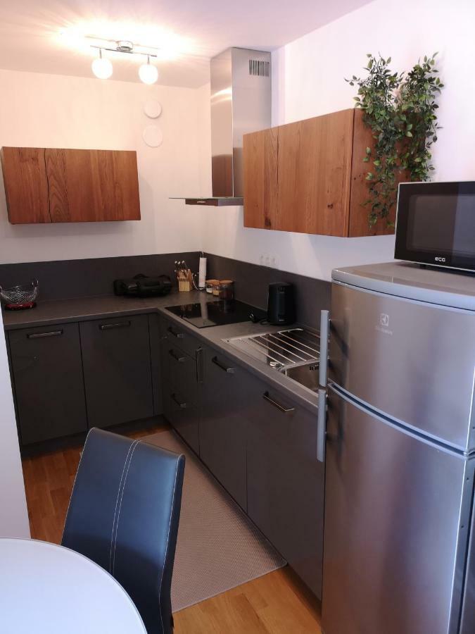 Apartma Lucijana มอยสตรานา ภายนอก รูปภาพ